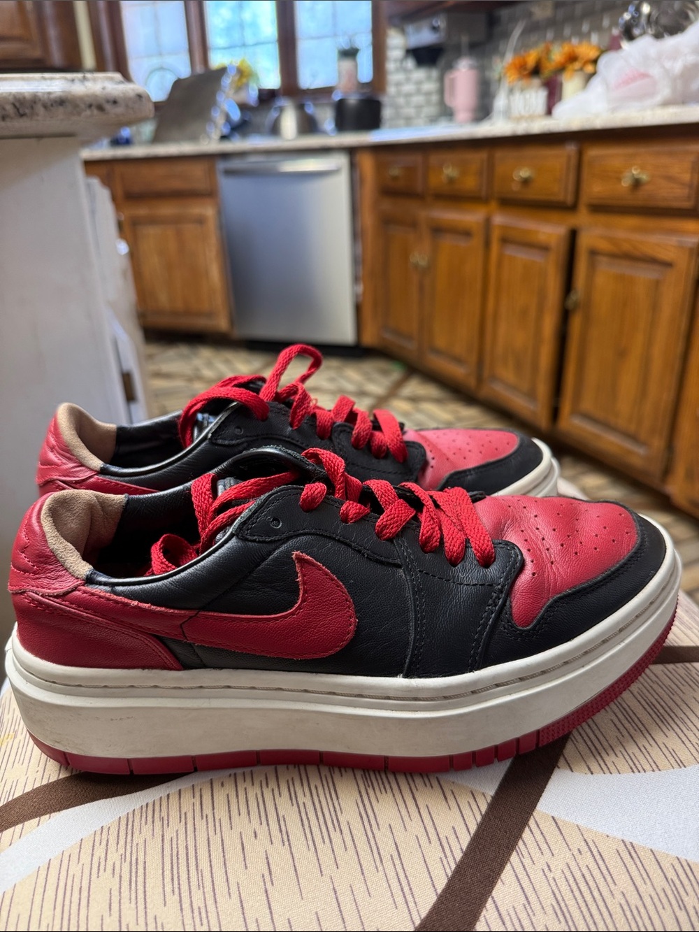 Nike Women's Black and Red Low-Top Platform Sneakers